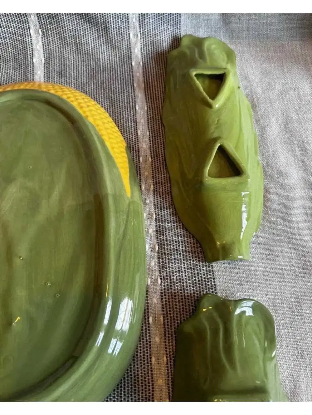 Vintage Ceramic Corn on the Cob Serving Set: 5-Piece Farmhouse Platter & Plates